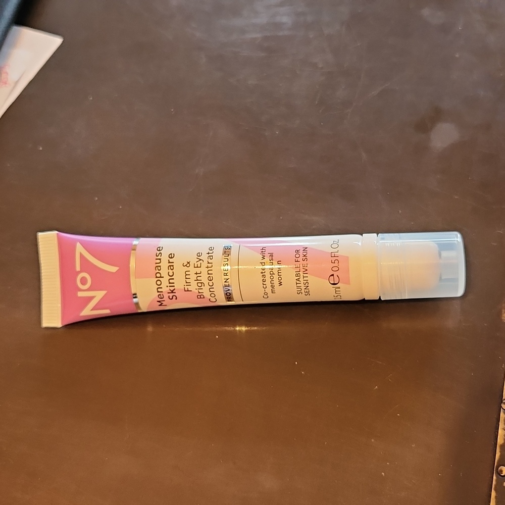 No7 Menopause skincare FIRM & Bright eye concentrate